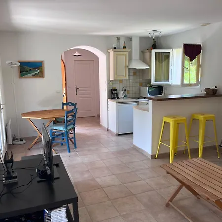Grande Maison Avec Piscine De 12 Pers En Ardeche