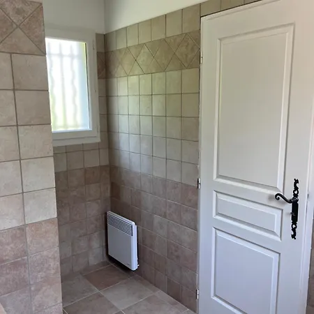 Vila Grande Maison Avec Piscine De 12 Pers En Ardeche Salazac
